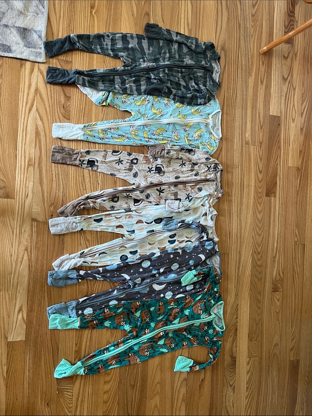 Bundle of 6 Little Sleepies size 12-18 month, no rips, stains VGUC